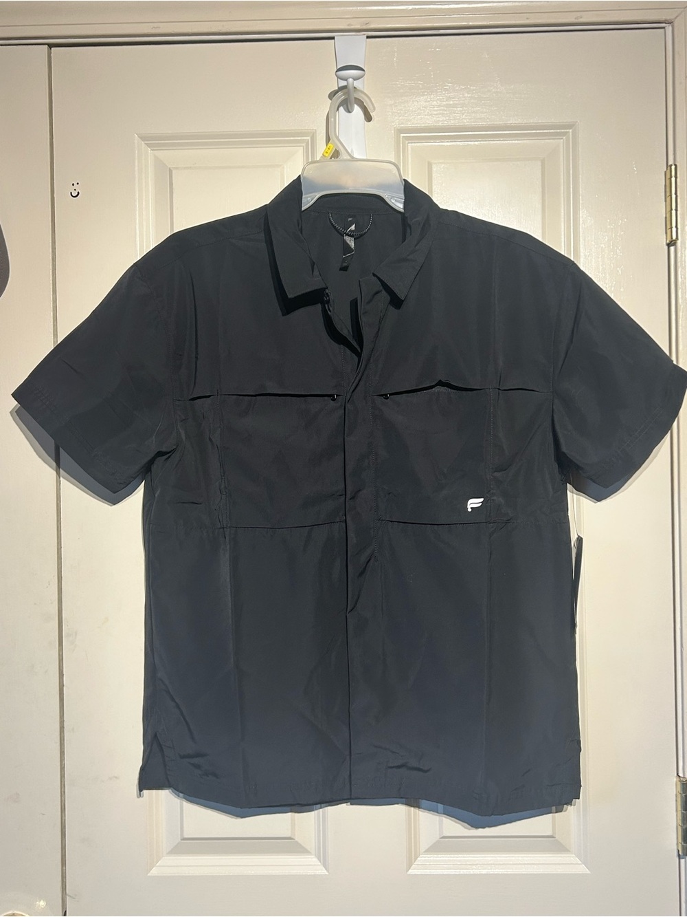 Fabletics Outpost Camp Shirt Mens Medium Black Short Sleeve Zip Pocket Casual